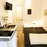 Raffaello Flat * Firenze